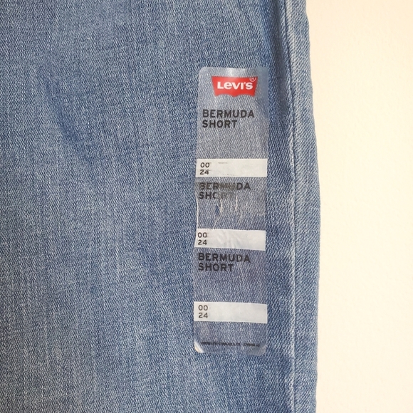 Levi's Womens Bermuda Shorts Mid Rise - Picture 7 of 16